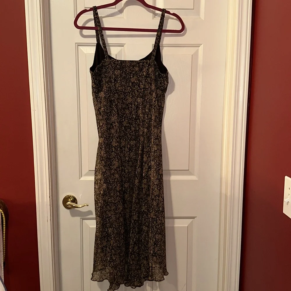 Excellent condition dress for fall, spring or summer!! Size: 12 - Picture 6 of 6